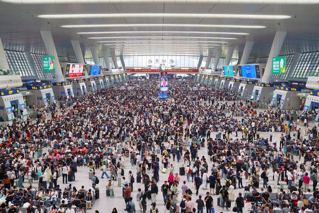 长三角铁路预计今日迎来返程客流高峰，预计发送328万人次