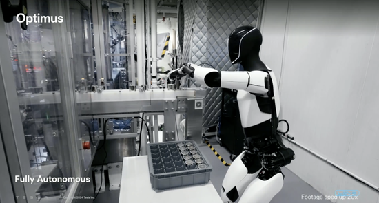 4000亿“天价薪酬”通过后，马斯克：明年将有几千个机器人为特斯拉工作，网友：擎天柱也要打工了？