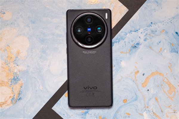 vivo X200 Pro现身数据库：全球首发天玑9400