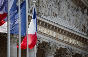 法国国民议会选举第二轮投票结束 左翼政党联盟获多数席位
