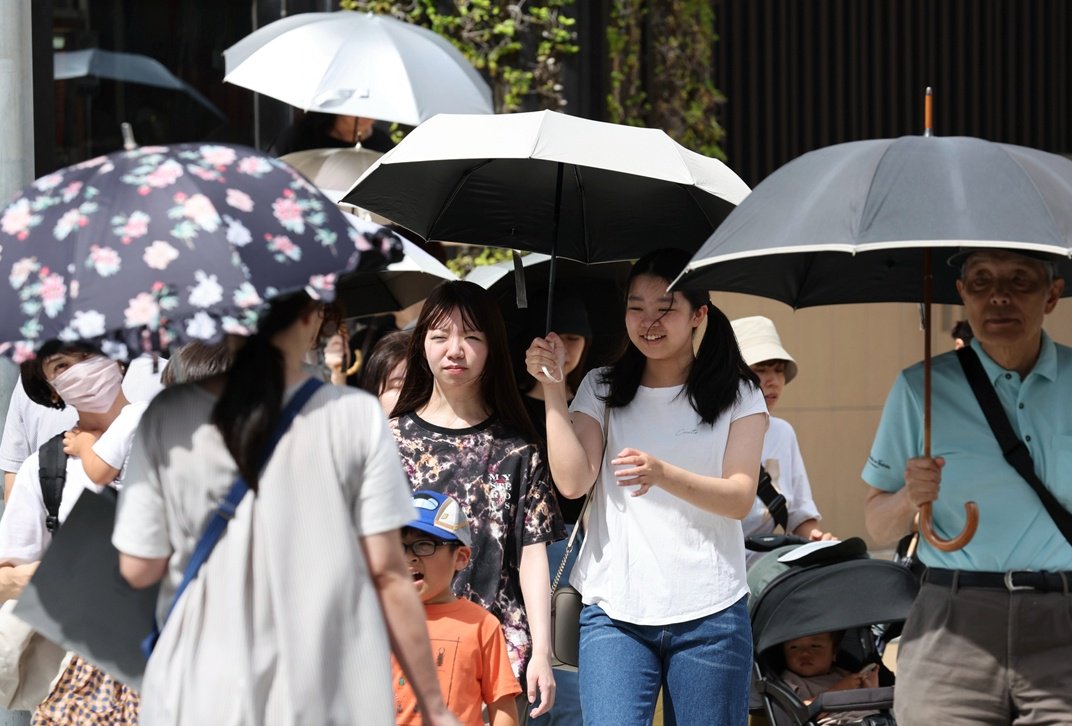 日本气象厅向多地发布“中暑警戒警报”