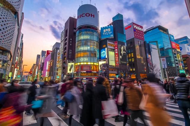外媒：日元贬值，中国游客“拯救”日本奢侈品市场
